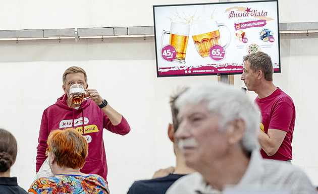 Chci být silnější než v ODS, řekl Rakušan. Vyjel za voliči na pivo