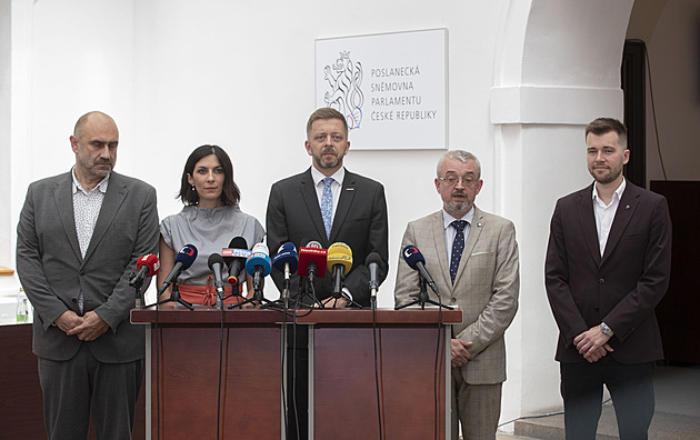 Konfliktní debata nemá smysl. Rakušan se sejde s Fialou, Hřib se může přidat