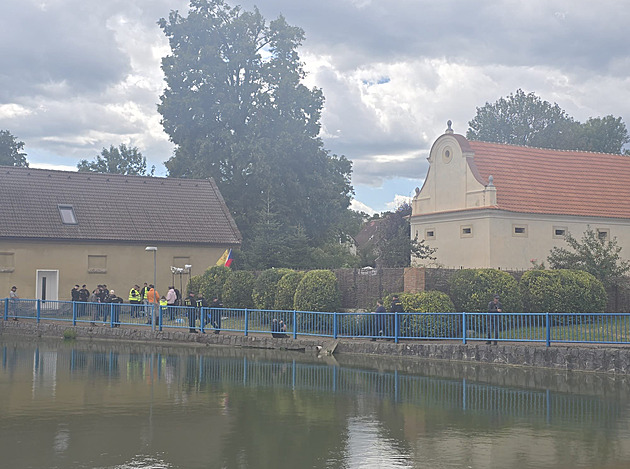 Policie zasahovala na „Vlasteneckém setkání“, které se věnuje změně režimu