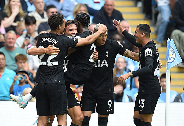 ONLINE: Tottenham zdolal City, v akci Aston Villa. Večer Arsenal hostí nováčka