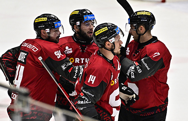 ONLINE: Sparta exceluje v Litvínově, Boleslav vede ve Vítkovicích