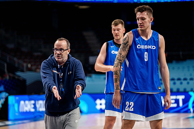 Ocampo zatím zůstává trenérem českých basketbalistů, ČBF se nechce ukvapit