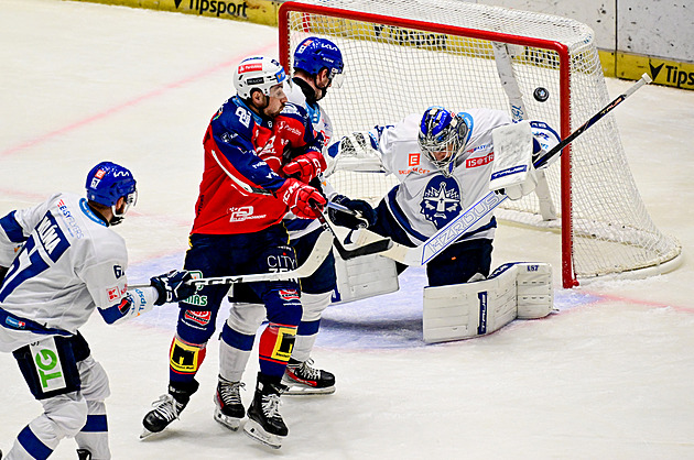 ONLINE: Kladno snižuje s Pardubicemi, Sparta bleskově otáčí, Plzeň vyrovnala