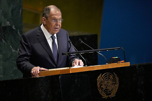 Rusko se bude vždy bránit, pohrozil Lavrov Západu na Valném shromáždění OSN