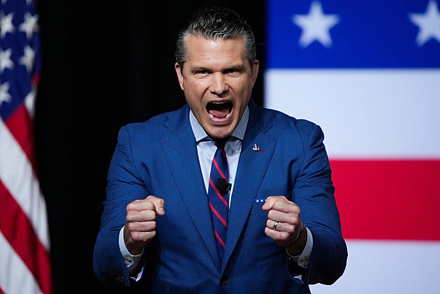 Diverzita v armádě končí, hřímal Hegseth. Obořil se na „tlusté“ generály