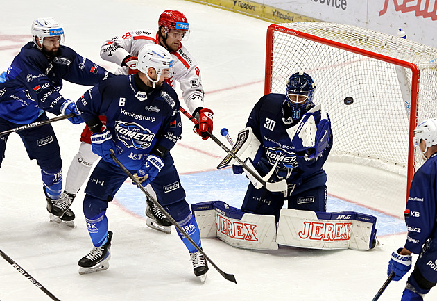 ONLINE: Plzeň vede na Spartě, Jágr proti Varům nehrál. Třinec porazil Brno