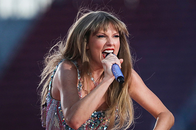 Bujará a oranžová. Očekávanou desku Taylor Swift předchází nebývalý humbuk