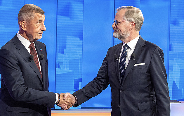 ONLINE: Ekonomika roste, chlubil se Fiala. Přestává se stavět, namítá Babiš