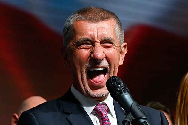Povolební jednání se rozbíhají. Babiš sedl do auta, spěchá na setkání s Motoristy