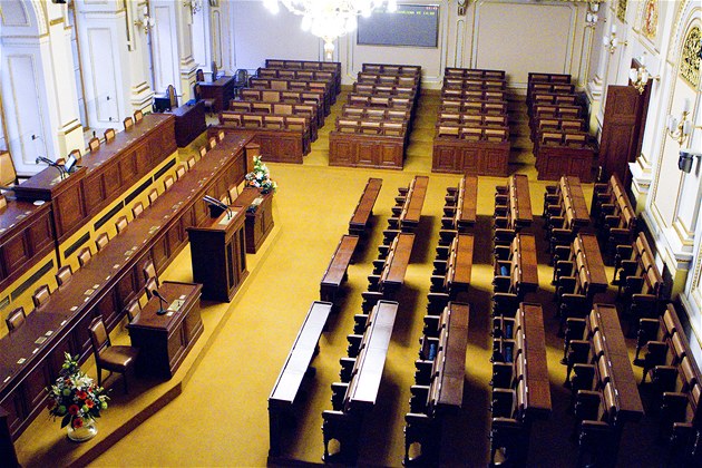 Bioložka a chemička. Nové poslankyně převálcovaly zkušené matadory