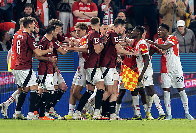 ONLINE: Sparta - Slavia 0:1, trefil se Kušej, Rrahmaniho přímý kop končí na tyči