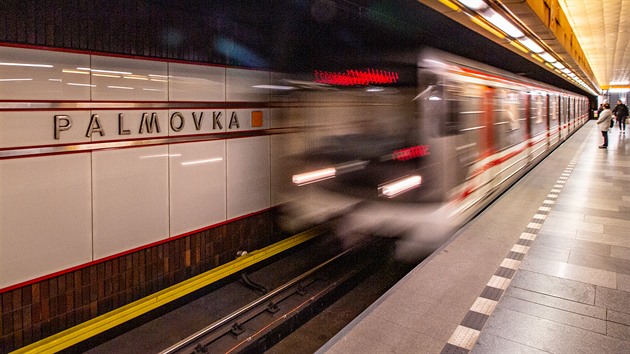 Do kolejiště na Českomoravské nastoupí dělníci, metro B pojede s omezením