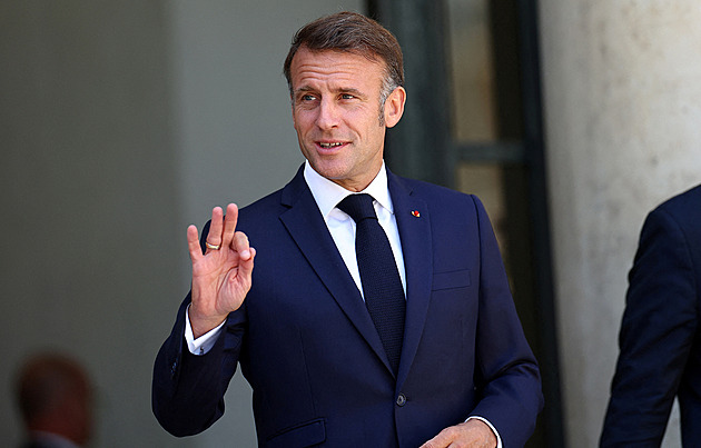 Vrchní účetní nebo politický veterán? Macron hledá nového premiéra pro Francii