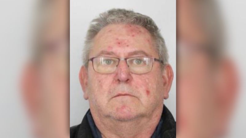 Policie pátrá po Josefu Strachoňovi. Má jít o bývalého spolupracovníka expremiéra Sobotky