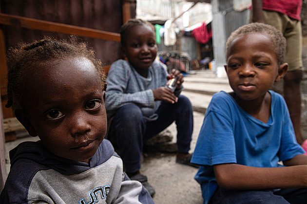 Dětští bezdomovci. Peklo na Haiti ničí celou generaci, školy se mění v přístřešky
