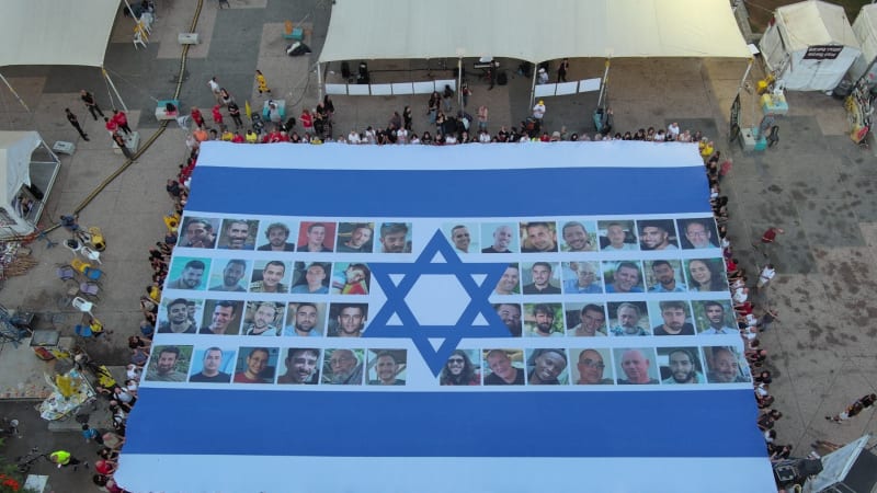Izraelská rukojmí propustíme v pondělí, tvrdí Hamás. Jde o první fázi Trumpova plánu