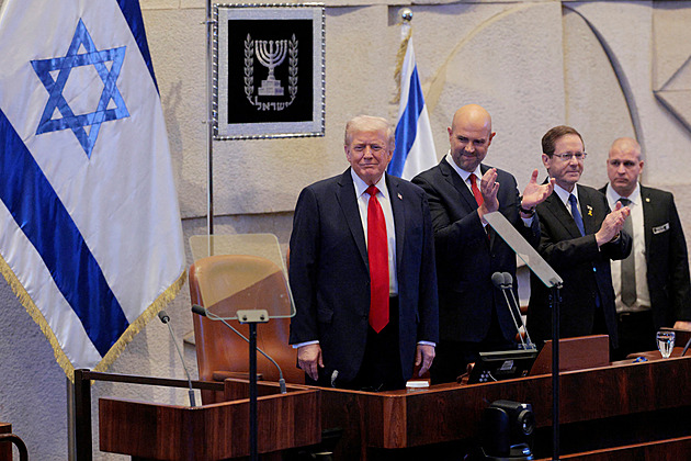 Nastává zlatý věk pro Blízký východ, věří Trump. V Izraeli ho provází potlesk