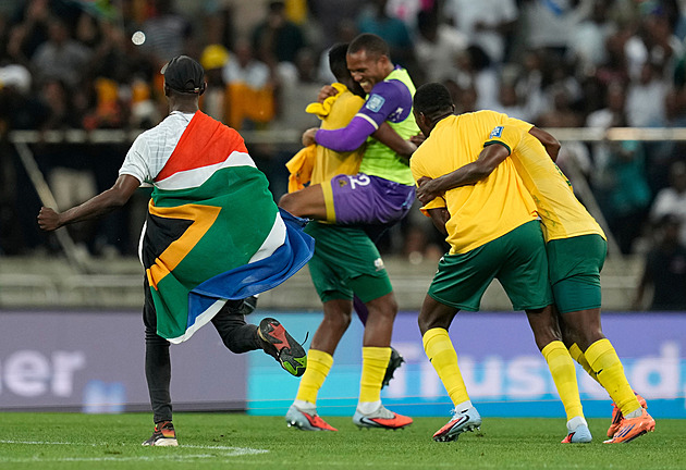 Neoprávněný start a kontumace. JAR se i přesto po 16 letech kvalifikovala na MS