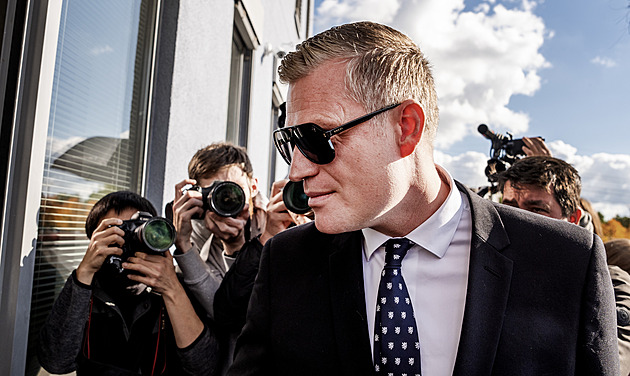 Další Turkův škraloup. Na auto saúdské ambasády dal vzkaz se šibenicí a nábojem