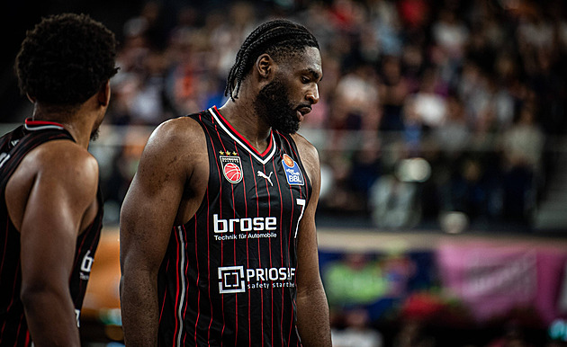 Nymburk má šestého cizince, pivot Feazell má pomoct hlavně v Lize mistrů