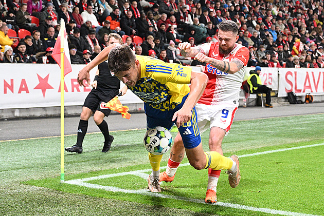 ONLINE: Slavia - Zlín 0:0, Dostál dvakrát podržel hosty, Cham zahodil tutovku
