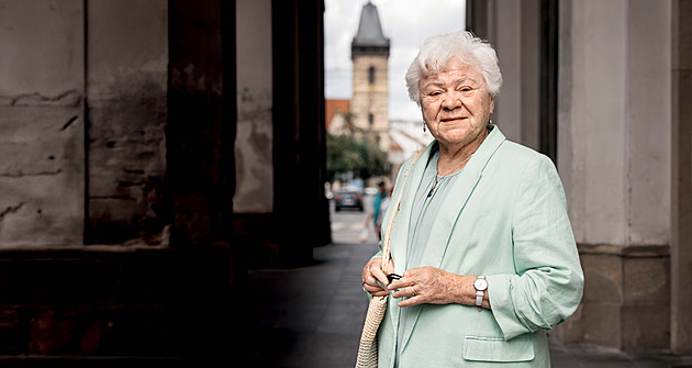 Stínání kohouta, únosy i stříhání vlasů. Jak probíhaly svatby kdysi, líčí etnoložka