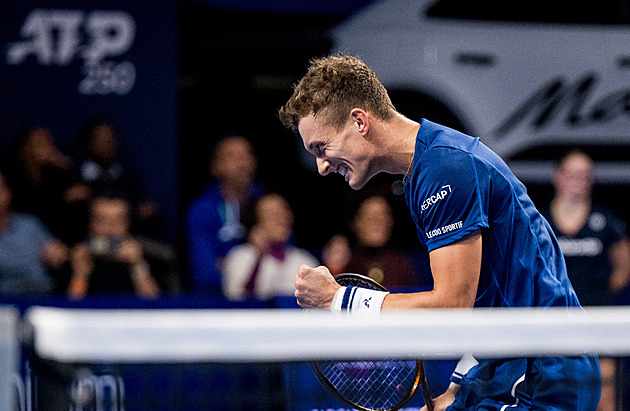 Tenis ONLINE: Lehečka bojuje ve finále v Bruselu, získá třetí titul v kariéře?