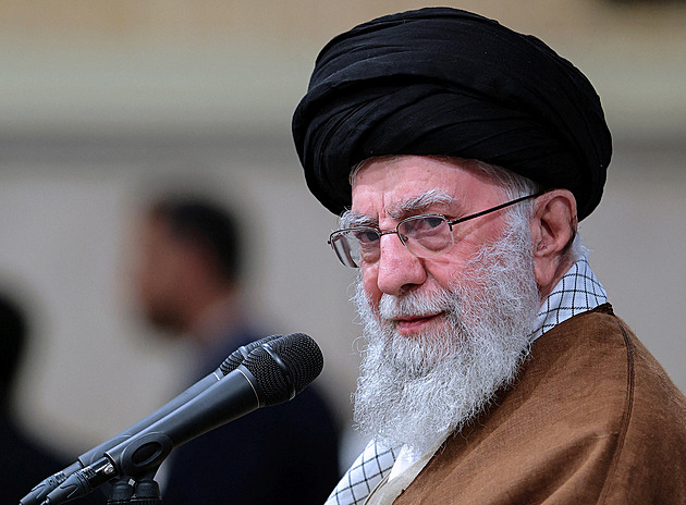 Sněte dál, vzkazuje Chameneí Trumpovi. Íránský jaderný průmysl není zničený, tvrdí