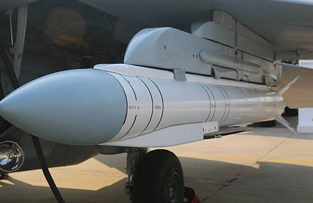 Rusko nasazuje hybridy raket a klouzavých bomb. Mají dolet až 200 kilometrů