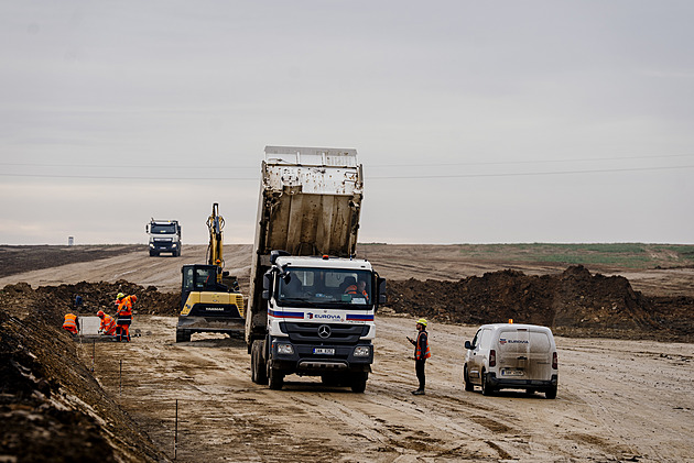 Spory o rozpočet nestopnou stavbu klíčového úseku Pražského okruhu, slibuje ŘSD