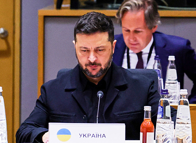 Unie odložila na prosinec rozhodnutí o využití ruských aktiv na pomoc Ukrajině