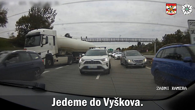 Já rodím, volala zoufalá žena policistům z ucpané D1. Protáhli ji do nemocnice