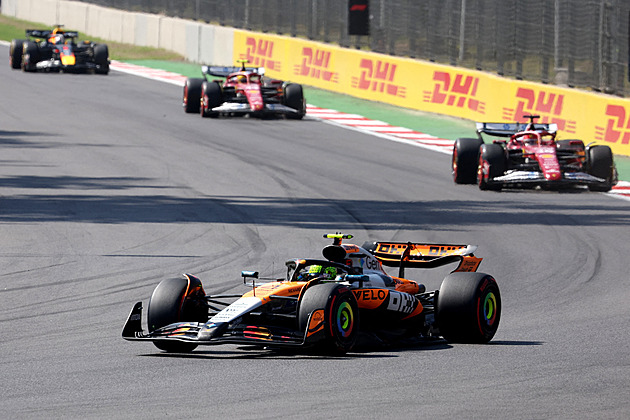 F1 ONLINE: Závod v Mexiku vede Norris, o další pozice se vede lítý boj