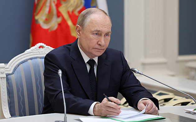 Začíná se Rusko hroutit? Putin panikaří a viní odpůrce z přípravy puče, píší v Británii