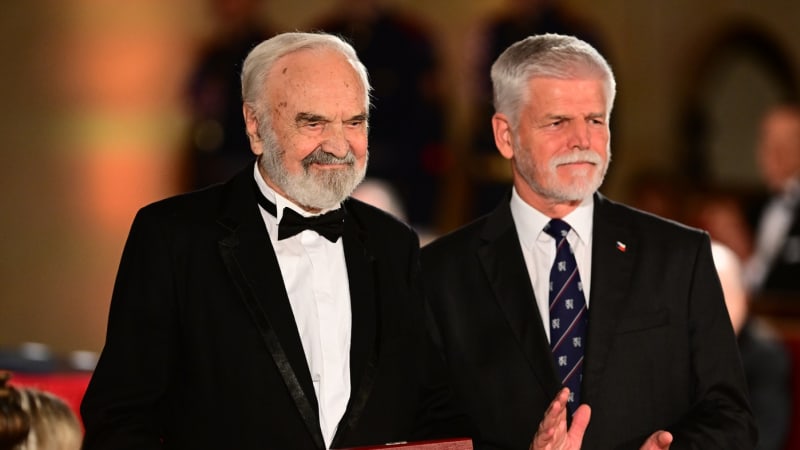 ON-LINE: Dokázali sloužit něčemu vyššímu než sami sobě. Prezident vyznamenal 48 lidí