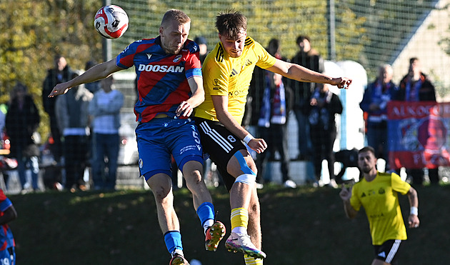 ONLINE: Plzeň se proti týmu z divize prosadila až v závěru, Slavia vede ve Zlíně