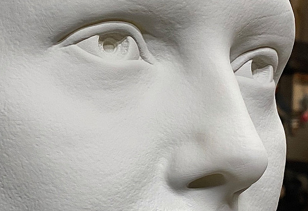 Klumová ukázala nápovědu k halloweenskému kostýmu. V koho se promění, hádají fanoušci