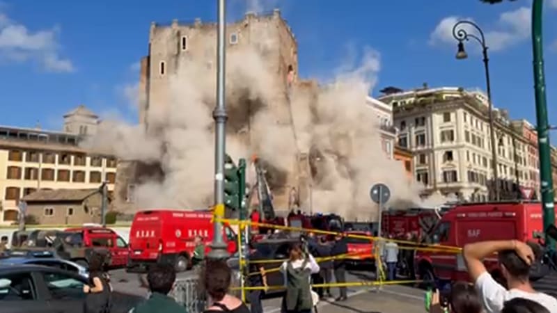 Zřícení středověké věže v Římě zachytilo video. Sutiny zavalily dělníky, jeden zemřel