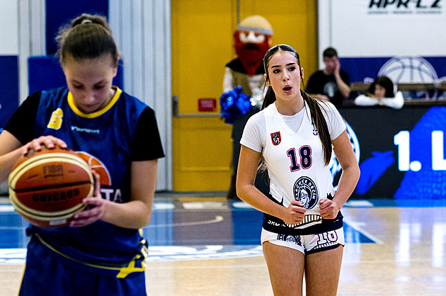 OBRAZEM: Holky to umí taky! El Nordico kadetek bavilo i bolelo, zaplnilo halu