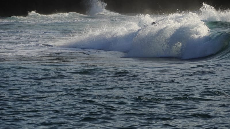 Obrovské vlny zranily na Tenerife 15 lidí. Třem lidem již nebylo pomoci