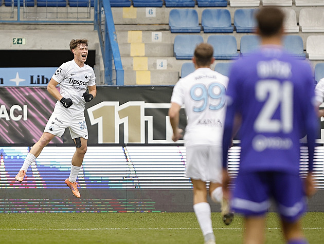 ONLINE: Liberec - Karviná 3:0, hosté v deseti, mezi střelce se zapisuje Stránský