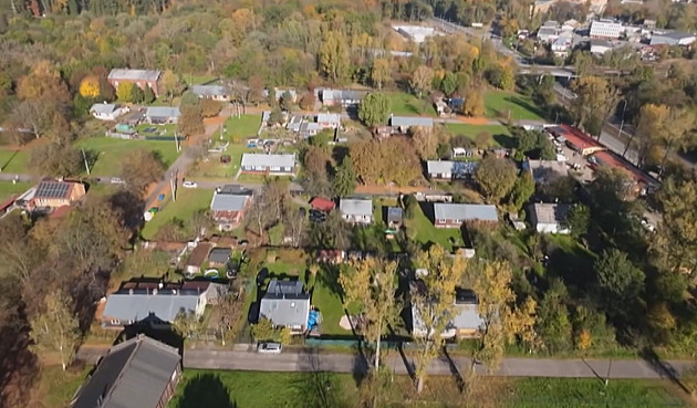 Příznivci lokality Bedřiška obsadili dům určený k demolici, zasahuje policie