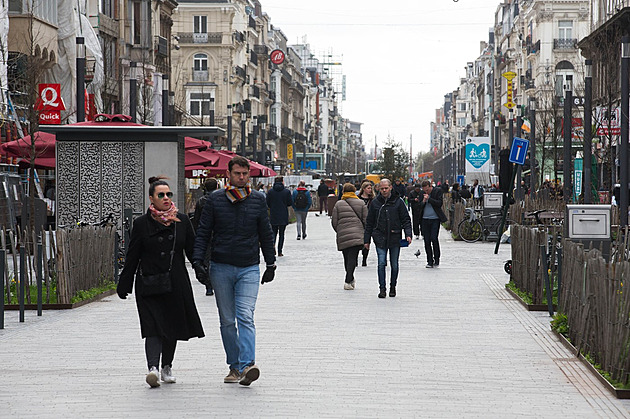 Brusel přehodnocuje dopravu na známé pěší zóně, cyklistům omezí vjezd