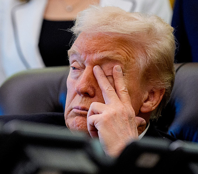 BBC čelí dalšímu obvinění. Omluvila se, finanční náhradu Trumpovi ale odmítá