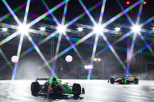 F1 ONLINE: V Las Vegas hájí vedení Norris, za zády bude mít Verstappena