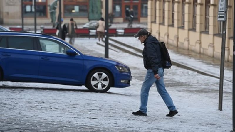 VÝSTRAHA: Do Česka se vrátí ledovka a mrznoucí déšť. MAPA ukazuje, kde dát pozor