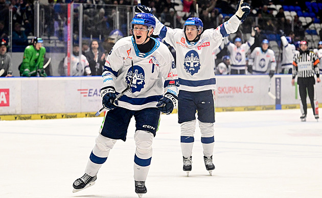 ONLINE: Sparta opět prohrává, Kladno dominuje s Boleslaví. Třinec konečně slaví