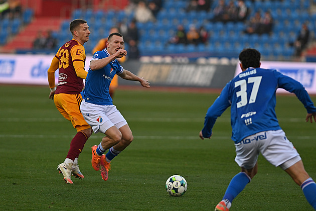 ONLINE: Ostrava - Dukla 2:0, VAR sebral domácím penaltu. Druhý gól dal Kohút