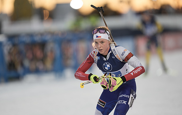 Biatlon ONLINE: Běží se smíšená štafeta. Finišuje Davidová, Češi jsou sedmí