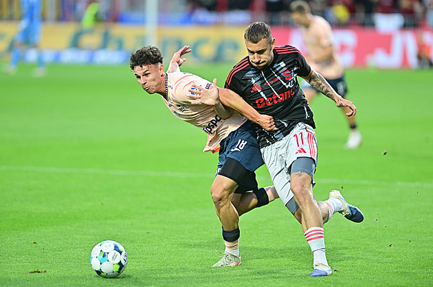 ONLINE: Sparta - Pardubice 0:1, hosté pálí první. Patrák proti bývalému týmu neslaví